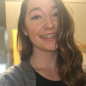 Meet your Posher, Alexis